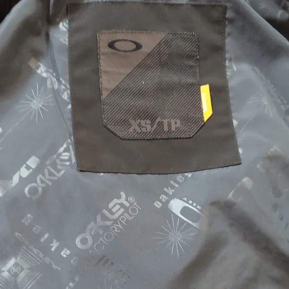 Oakley Women's Black Puffer Jacket with Fur Trim - Picture 2 of 11